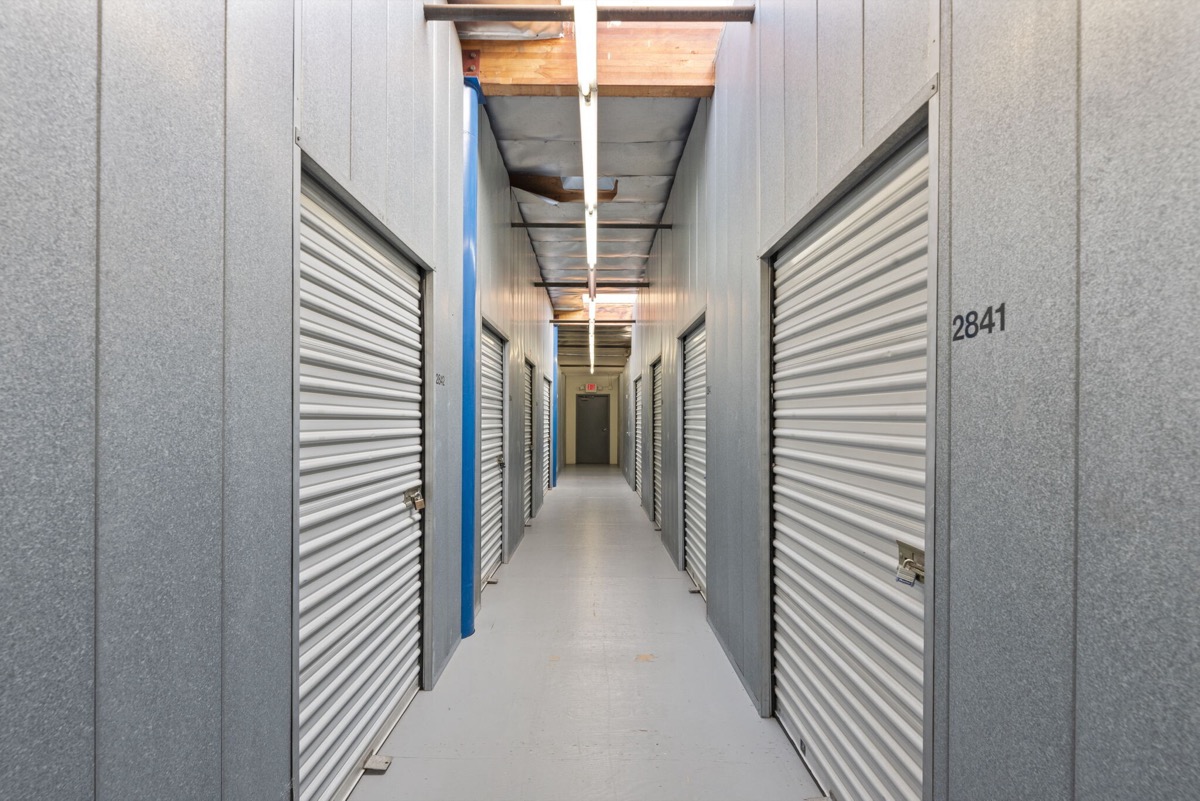 Storage corridor